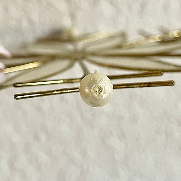 Vintage Christmas Mother-of-Pearl Gold-Tone Snowflake Holiday Ornament - Picture 12 of 15